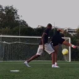 成人踢球视频大全播放,成人踢球视频大全精彩瞬间回顾