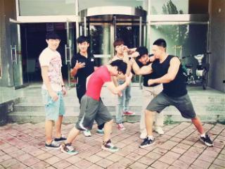 成人踢球视频大全播放,成人踢球视频大全精彩瞬间回顾