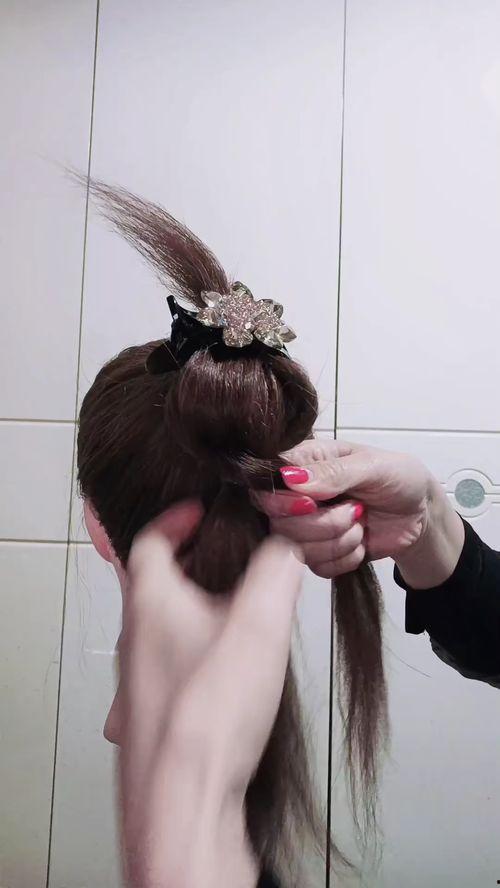 成人灯笼发簪盘发视频,成人古典美发新风尚